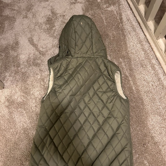 Vest - Picture 3 of 3